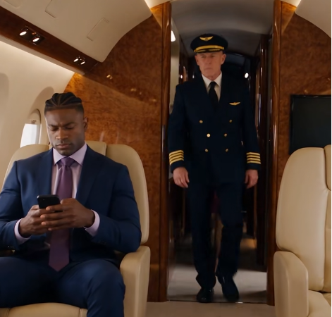 While I was sitting in seat 1A waiting for Northstar Airways Flight 418 to depart, the captain stepped into first class